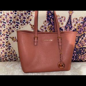 Michael kors purse SOLD